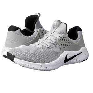 nike free trainer v111